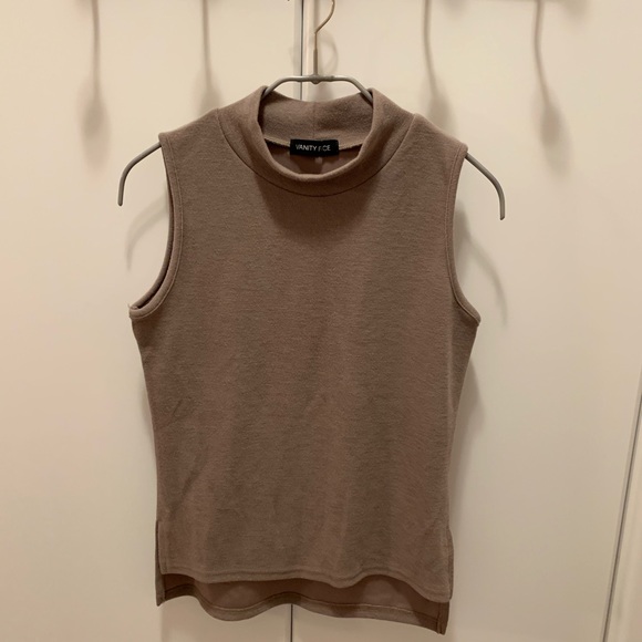 🎉Holiday Sale🎉 Top - Available until Nov 15 - Picture 1 of 3